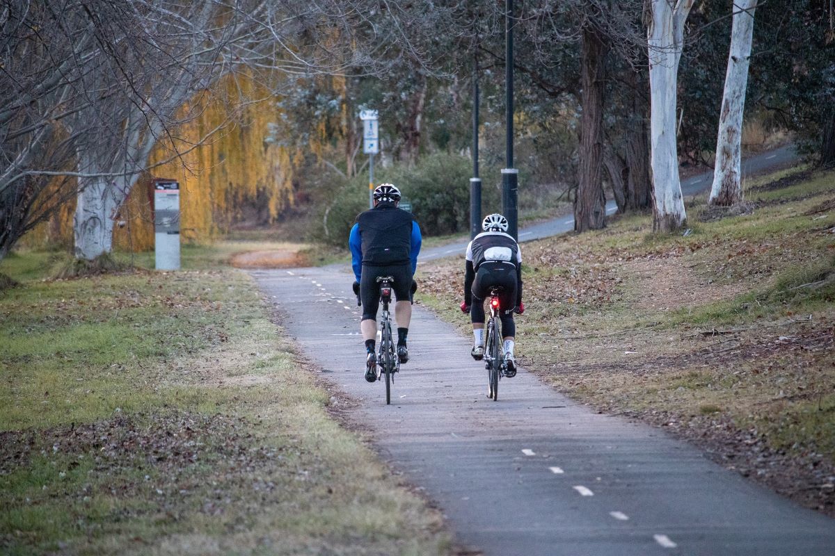 Das macht Radfahrern Spa: Auf einem speziellen Weg abseits stark frequentierter Straen knnen sie ihrem Hobby frnen oder auch Richtung Arbeitsstelle oder Einkaufsmglichkeit strampeln. (Foto: Pixabay)