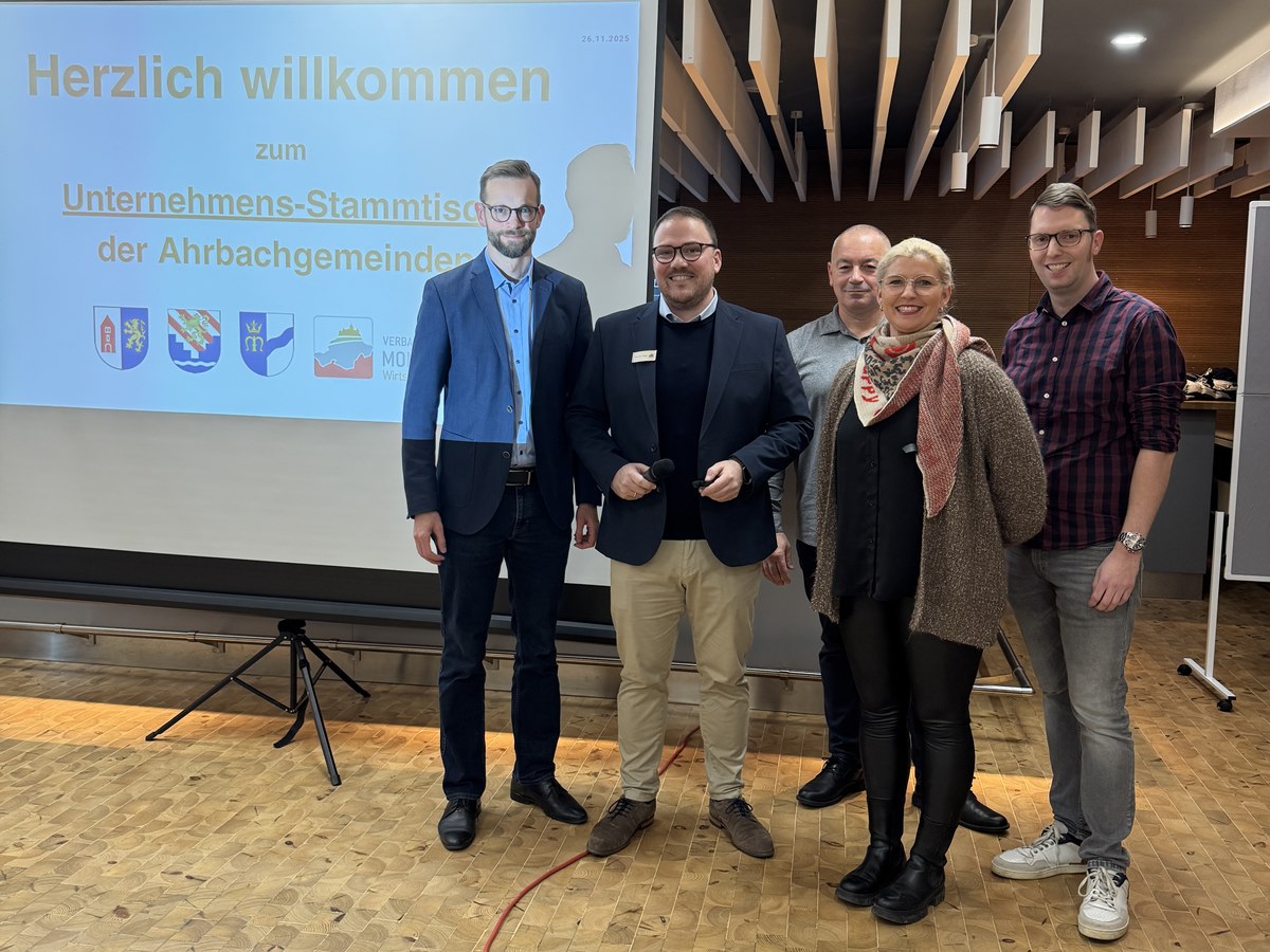 Unternehmer tauschen sich beim ersten Unternehmens-Stammtisch in Montabaur intensiv aus