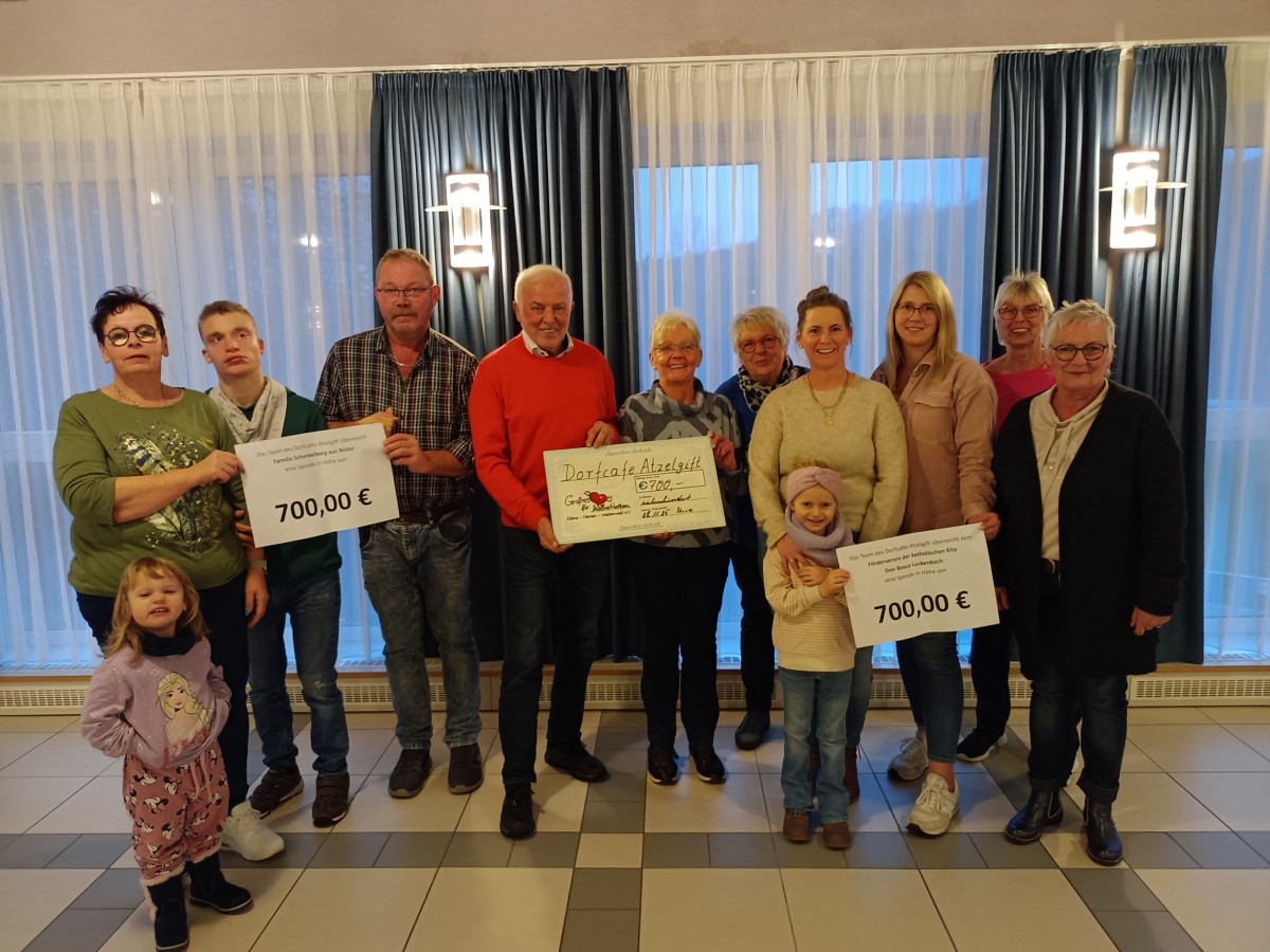 Grozgige Spende des Atzelgifter Dorfcafs: 2.100 Euro fr regionale Projekte