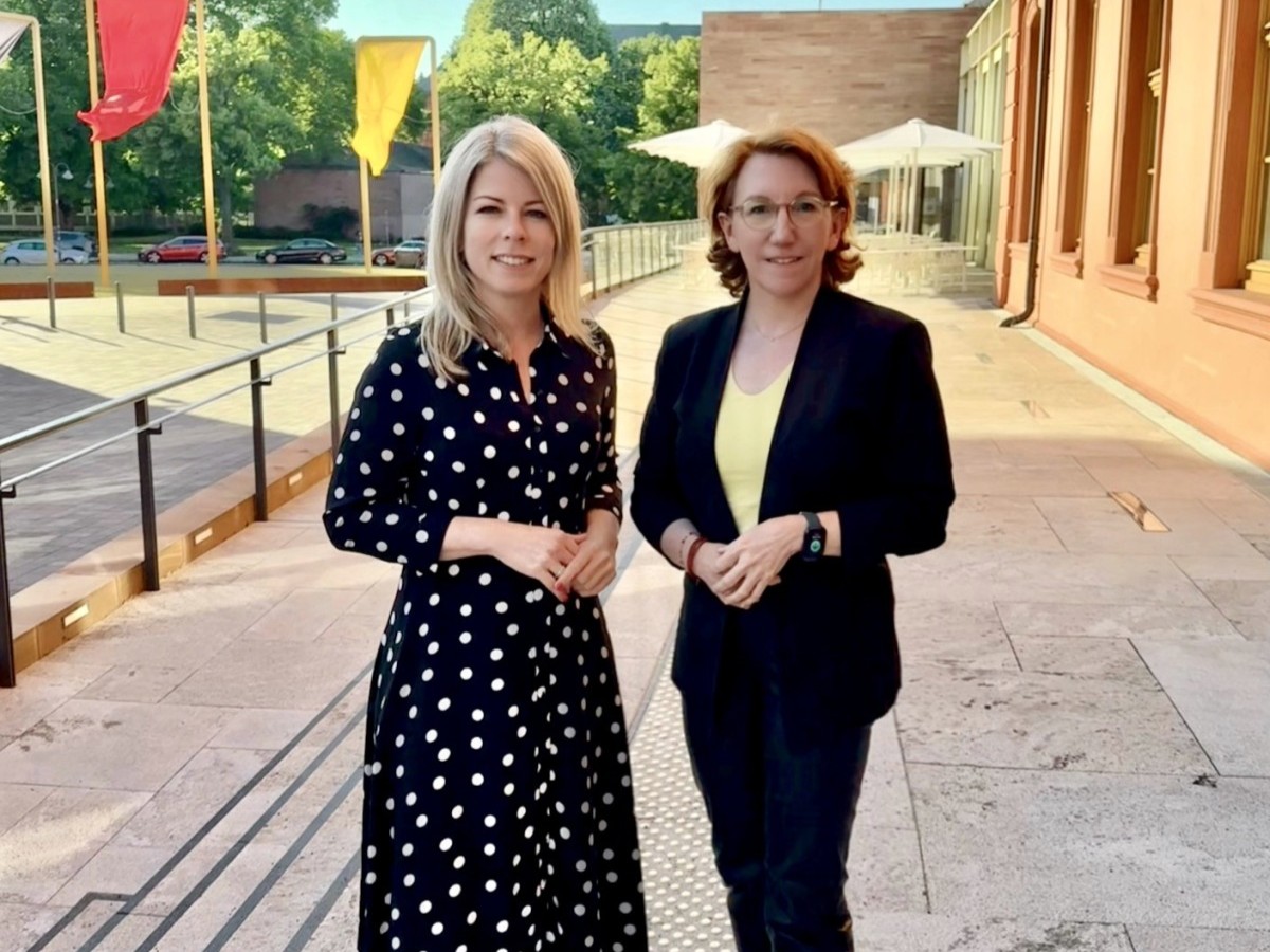 Die Landtagsabgeordneten Lana Horstmann und Susanne Mller freuen sich ber die guten Nachrichten aus Mainz. (Foto: Markus Kropfreiter)