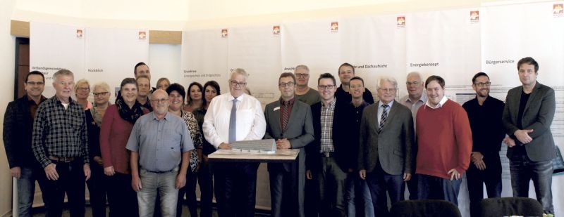 Besuch aus Sprendlingen in Montabaur. Im Bild Mitte links Manfred Scherer und Mitte rechts Reiner Nebgen. Foto: VG Montabaur