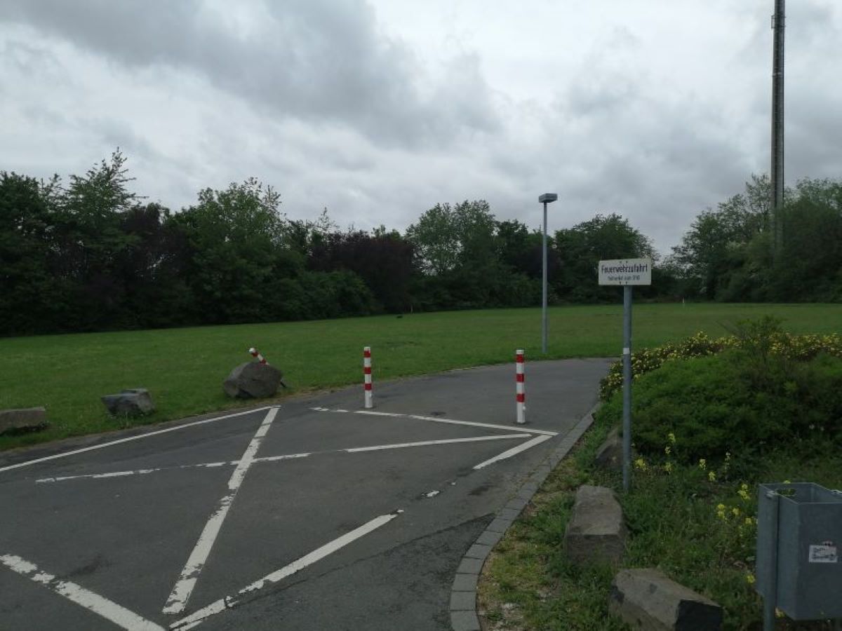 : In unmittelbarer Nhe zur Grosporthalle im Altenkirchener Sportzentrum wird das neue Hallenbad entstehen. (Foto: Archiv vh)