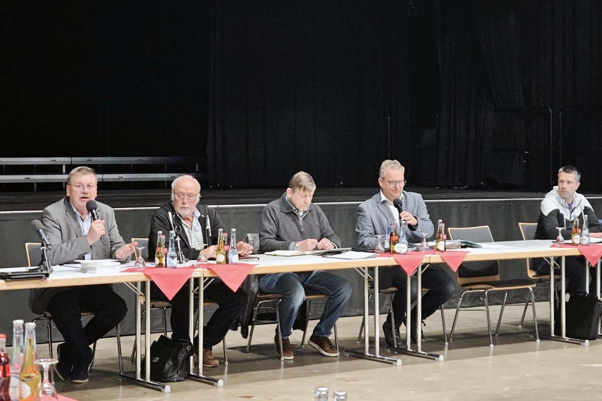 VG-Rat Wissen tagte im Kulturwerk B�rgermeister Berno Neuhoff (2.re.) leitete die Sitzung (Bild: kk�)