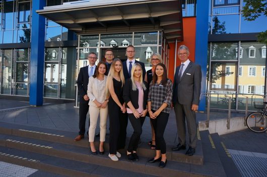Sechs neue Auszubildende in der VR-Bank Neuwied-Linz 