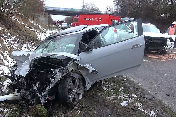 Schwerer Verkehrsunfall bei Meudt mit drei Verletzten