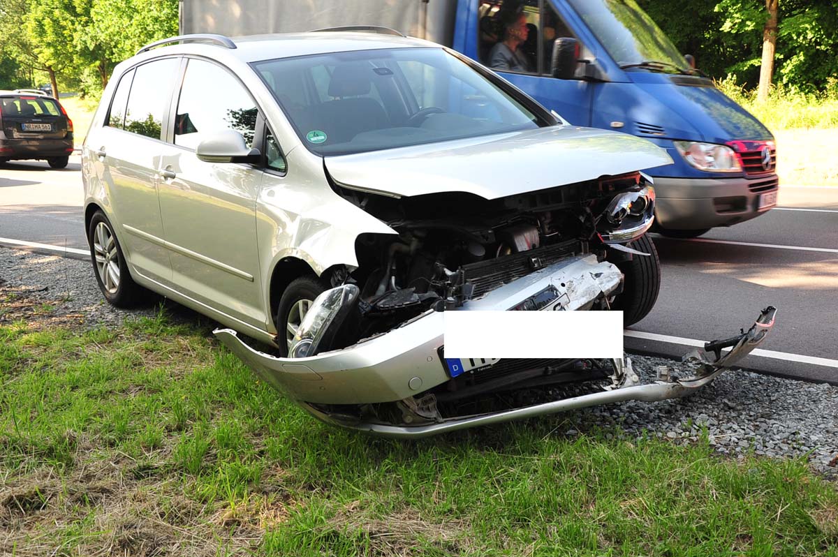Verkehrsunfall auf der B 256 bei Willroth: Zwei Verletzte waren die Folge