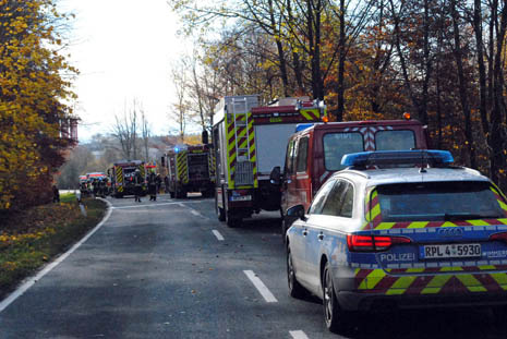 Schwerer Verkehrsunfall auf der B 256 sorgte fr Behinderungen