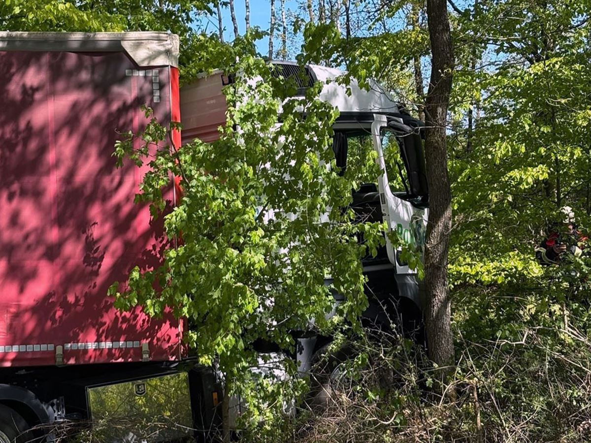 Die Bergungsarbeiten dauern noch an. (Foto: FW Betzdorf-Gebhardshain)