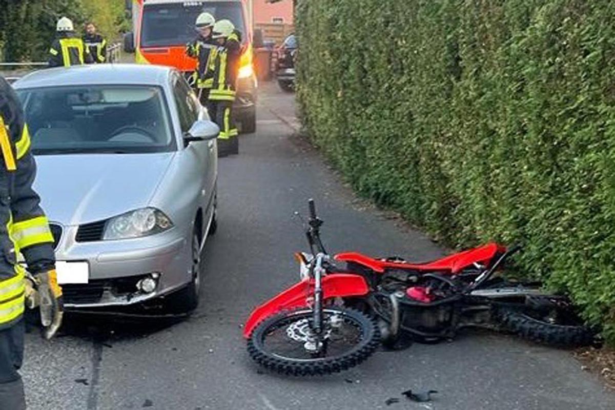 Verkehrsunfall in Oberlahr forderte einen Verletzten  Feuerwehr streute l ab