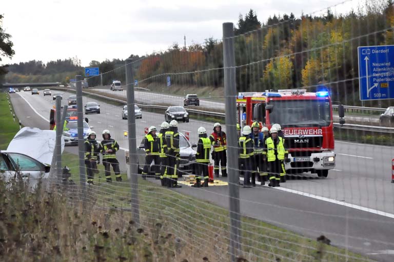 Zwei Schwerverletzte bei Verkehrsunfall auf der A 3