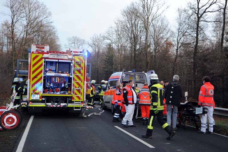 Auf der B 8 kam es zu einem tdlichen Unfall. (Foto: kk)