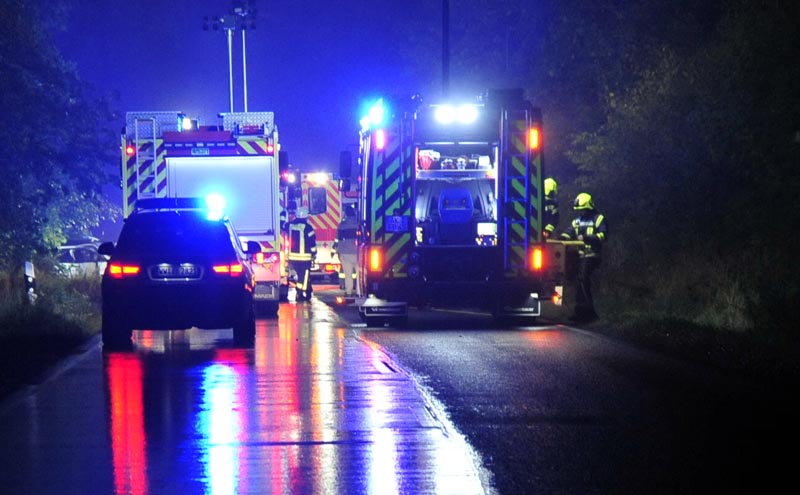 Auf der Bundesstrae 256 zwischen Horhausen und Willroth kam es zum Zusammensto zweier Fahrzeuge. (Fotos: kk)