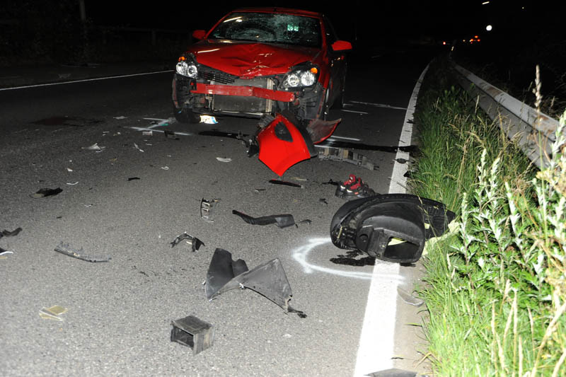 Ein 32 Jahre alter Mofafahrer wurde bei dem Unfall schwer verletzt. (Fotos: kk)