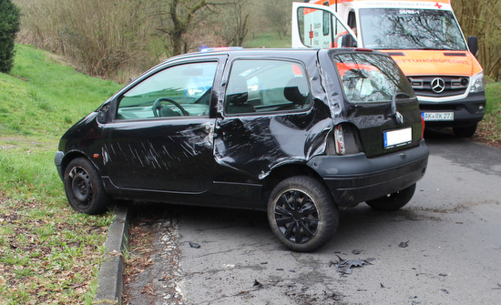 Der Unfallwagen ist nicht mehr einsatzfhig. (Foto: Polizei)