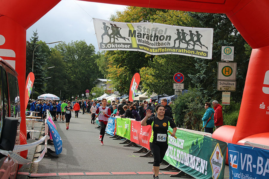 79 Staffeln und 10 Einzellufer beim 10. Staffel-Marathon im Ziel 
