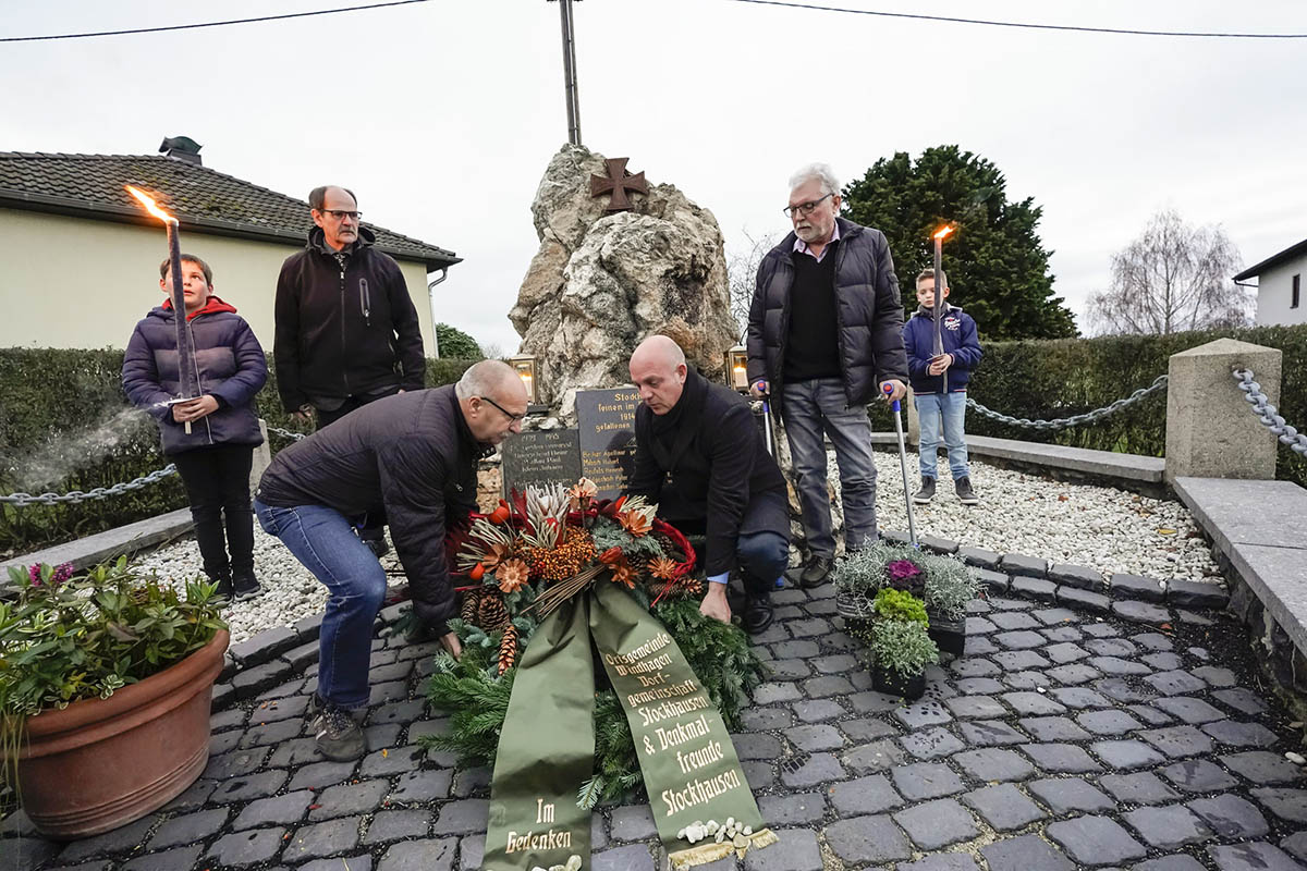 Windhagen beging den Volkstrauertag - altes Bildmaterial gesucht