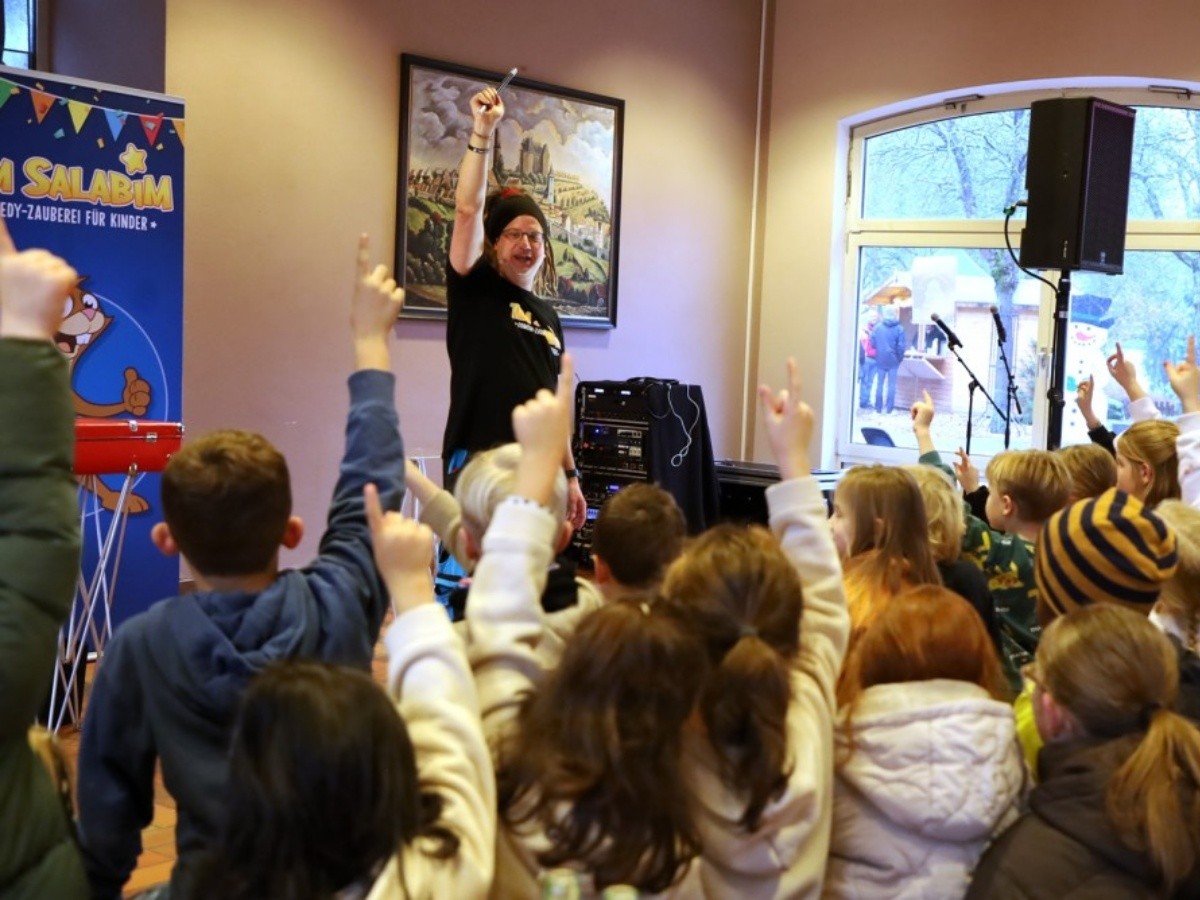 Comedy-Zauberer Tim Salabim begeisterte kleine und groe Kinder (Fotos: Sabine Hammann-Gonschorek)