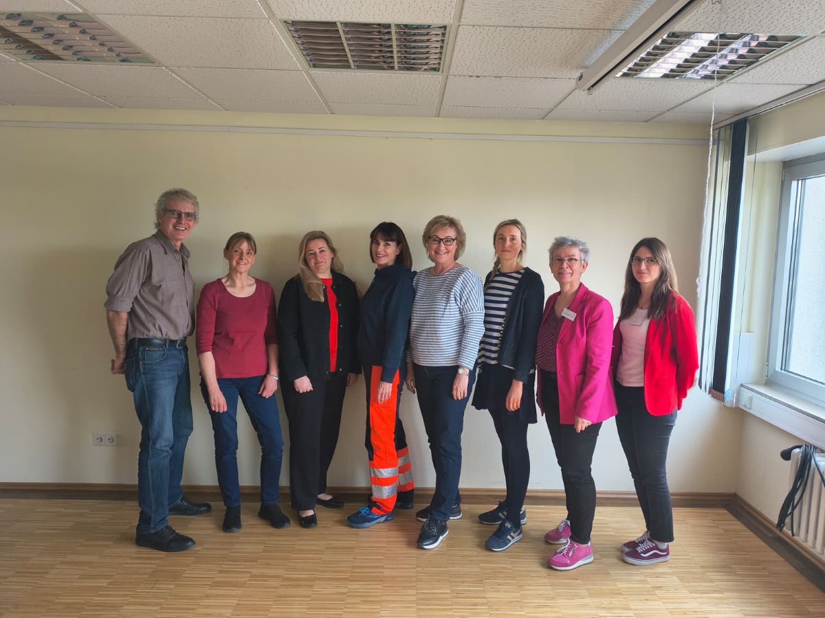 Gunnar und Sabine Lindner (von links) z�hlten auch zu den G�sten aus dem Westerwald, die von der Spitze der Regioklinik informiert wurden. (Foto: privat)