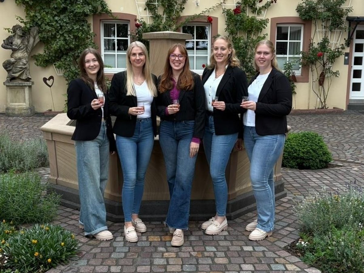 Tradition trifft Moderne: Dattenberg pr�sentiert neues Weinteam f�r das 89. Erntedank- und Winzerfest