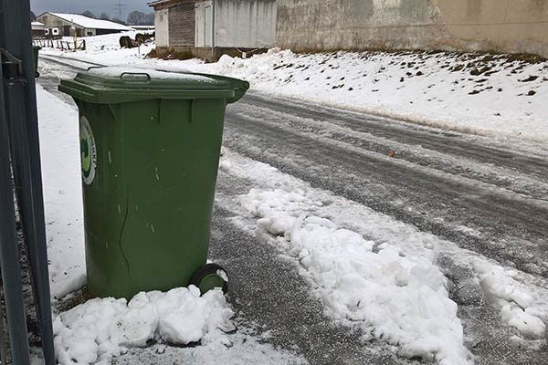 Eis und Schnee behindern die Abfallentsorgung