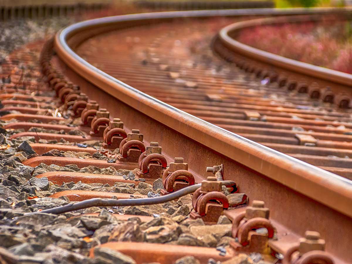 Massive Einschränkung im Bahn- und Autoverkehr wegen Gleisarbeiten