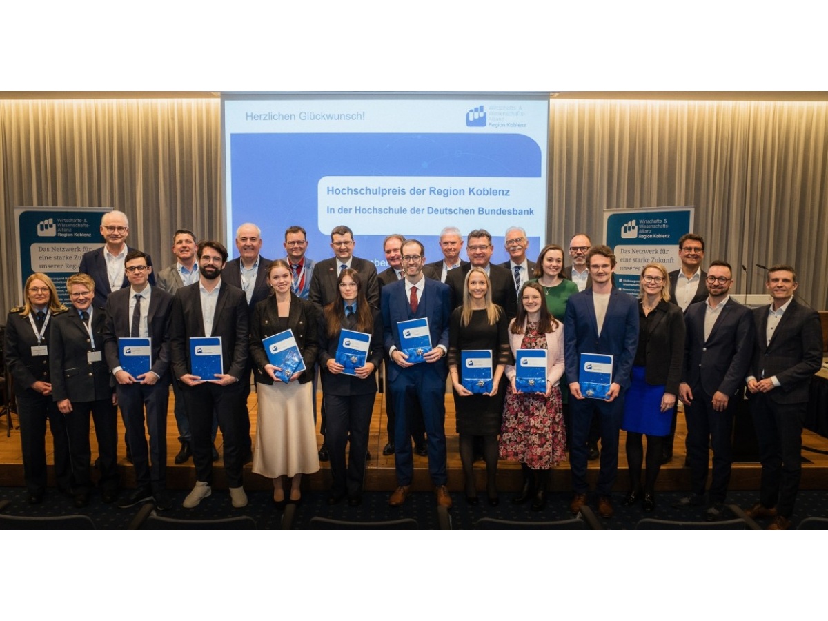 Acht wissenschaftliche Arbeiten wurden mit dem Hochschulpreis der WWA prmiert. (Foto: Tino Balle)