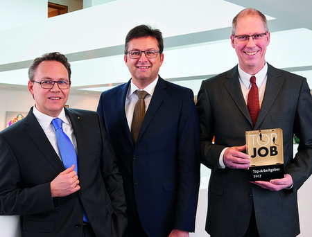 Freuen sich ber den Top Job-Award fr die heimische Westerwald Bank: Die Vorstnde (von links) Dr. Ralf Klbach, Markus Kurtseifer und Vorstandssprecher Wilhelm Hser. (Foto: Westerwald Bank).  