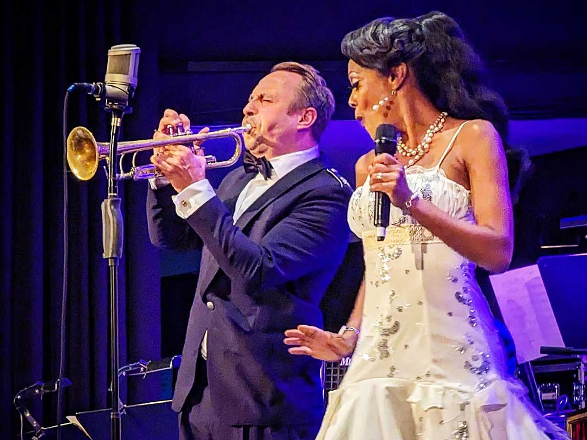 Solist Menzel Mutzke mit Sngerin Bonita. (Foto: Stadt Montabaur)