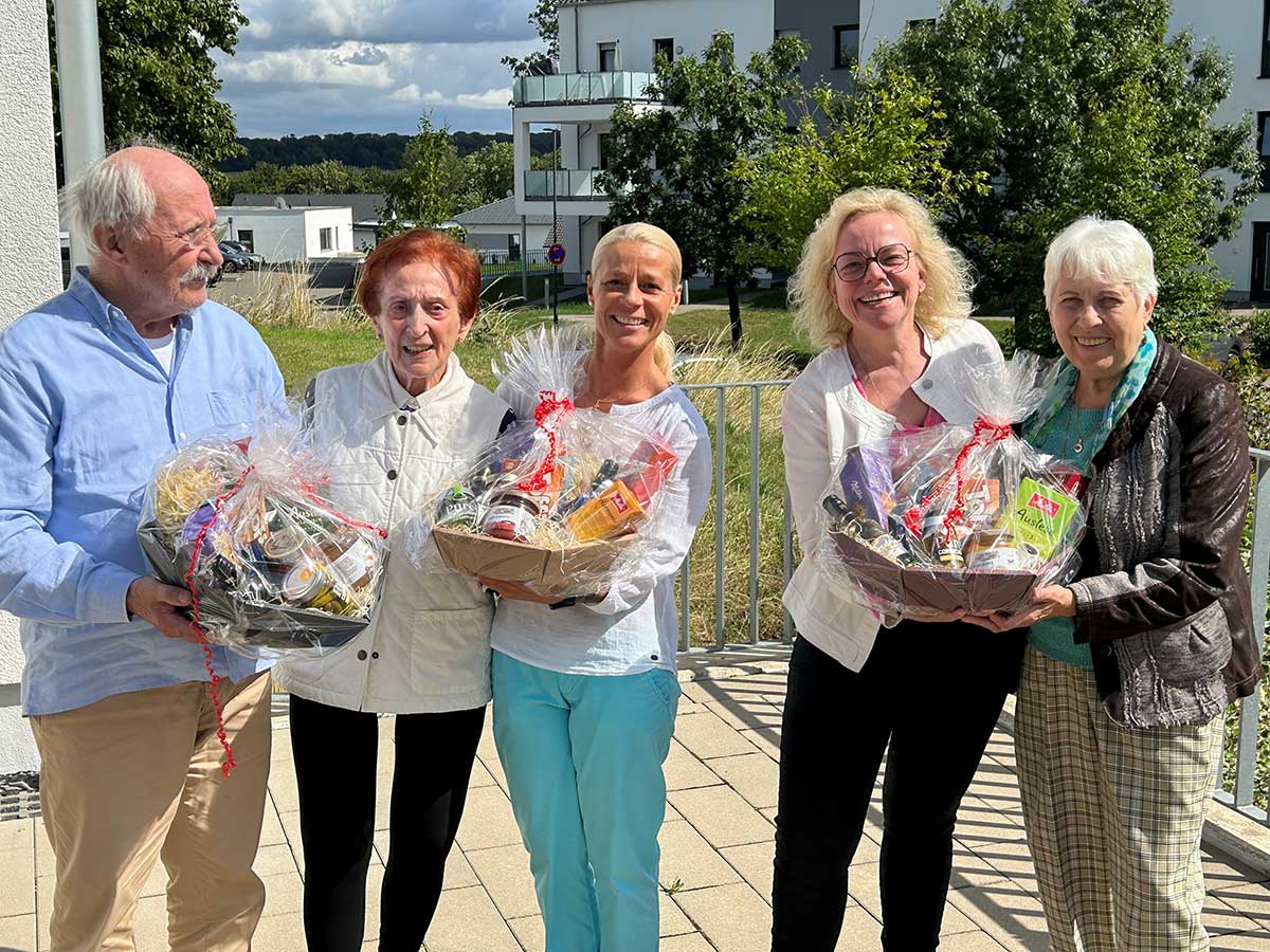Die glcklichen Gewinner der Senioren-Rallye. (Foto: Quartiershaus Katharina Kasper)
