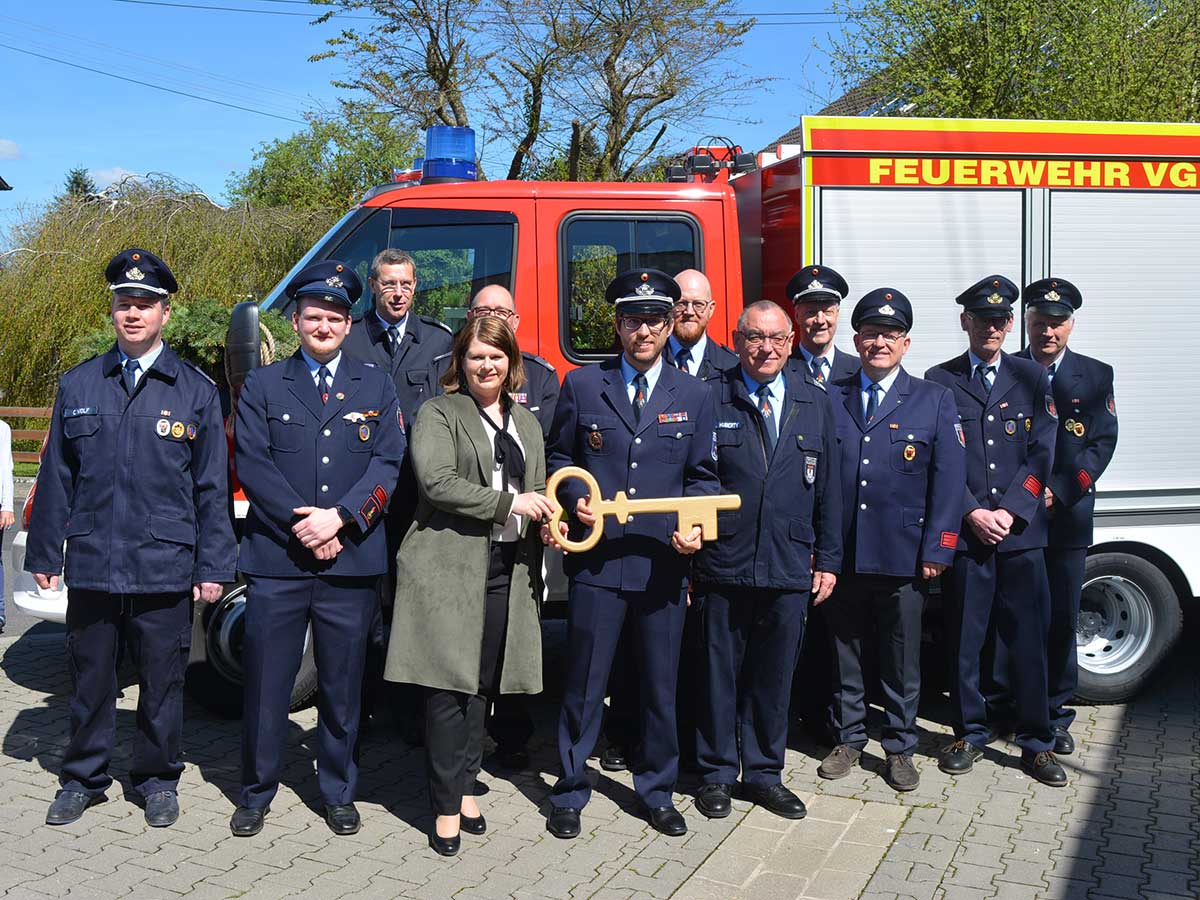 Feierliche bergabe des Schlssels. (Foto: Wolfgang Rabsch)