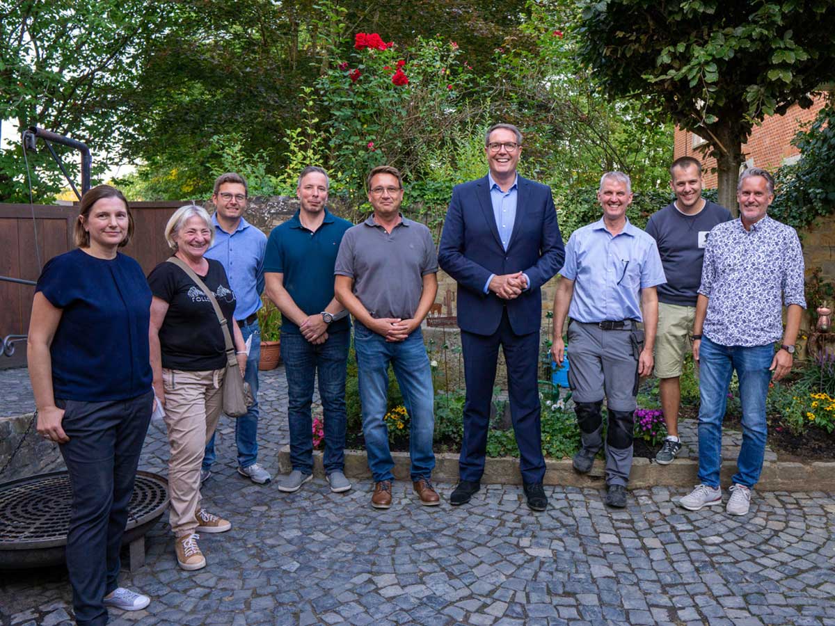 Jan Harpel besucht mit Arbeitsminister Alexander Schweitzer Pflegebauernhof Pusch