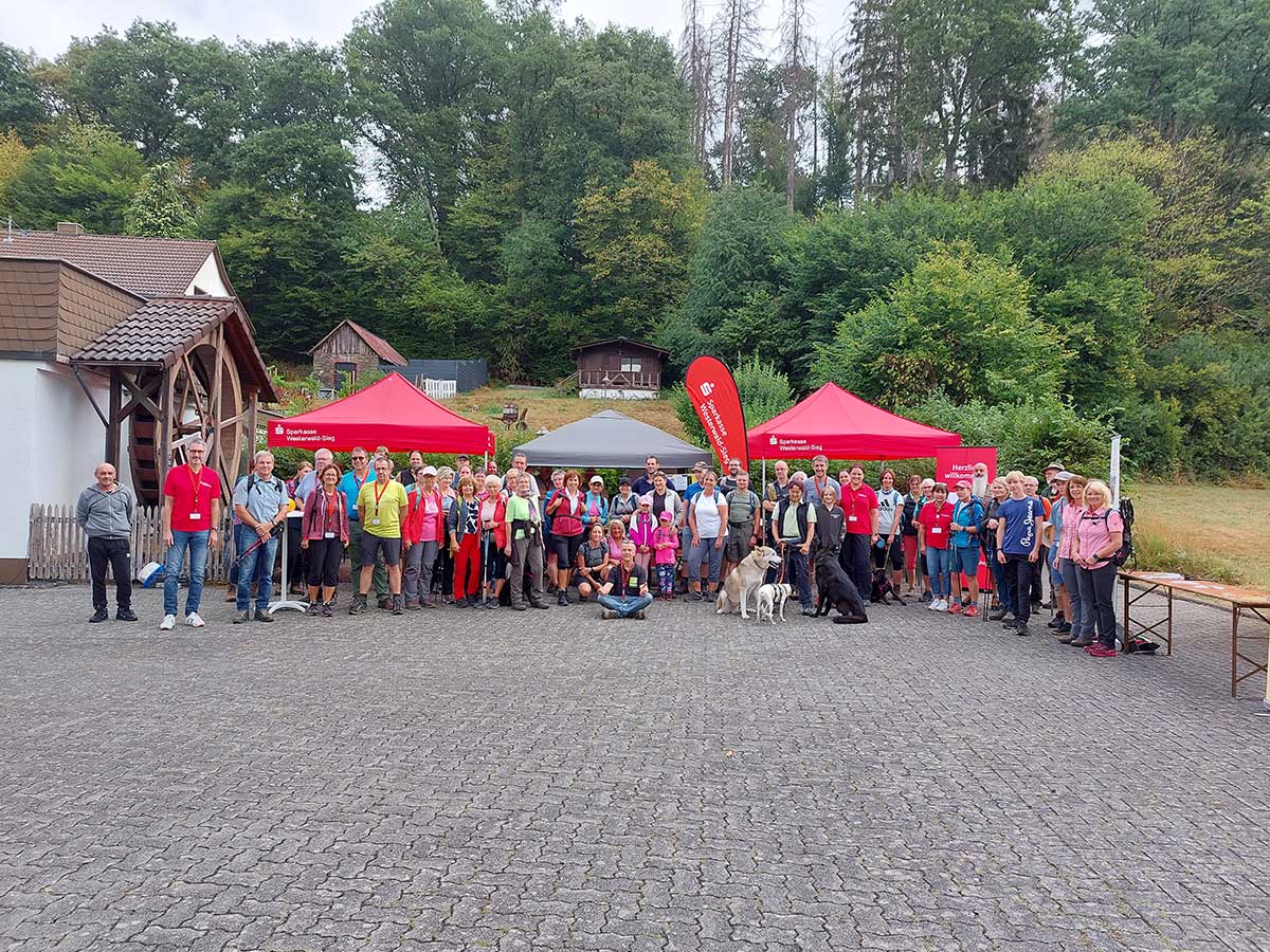 Alle Starter der 10-Uhr-Touren. (Foto: SKWWS)