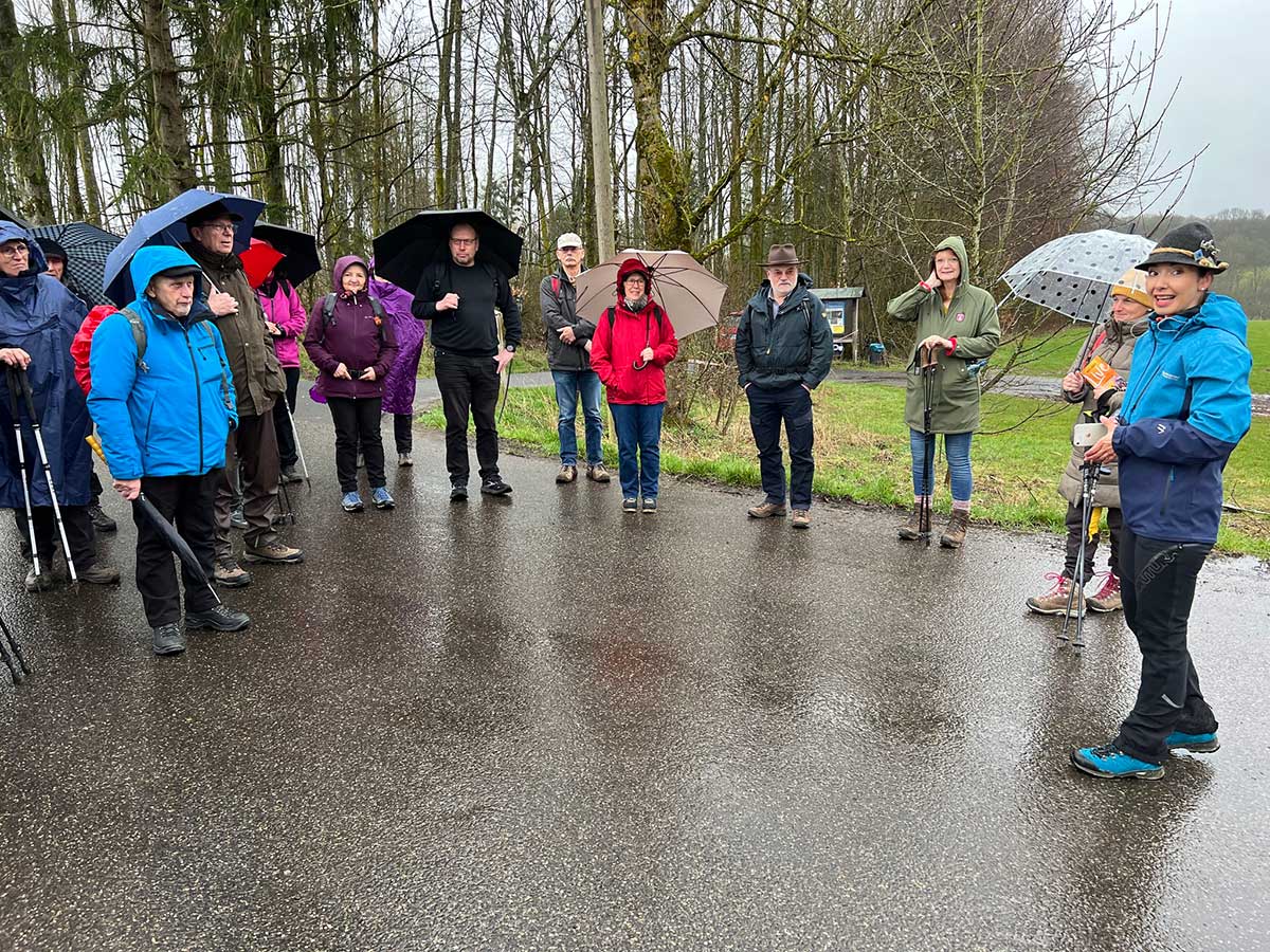 Begeisterte Wandernde trotz Regen. (Fotos: Rainer Lemmer)