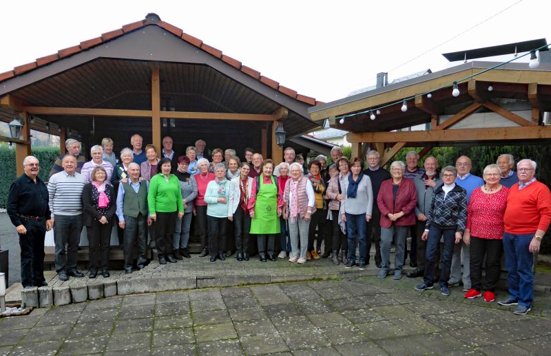 Viele Mitglieder des Westerwaldvereins Bad Marienberg trafen sich beim Martinsgansessen. Fotos: privat