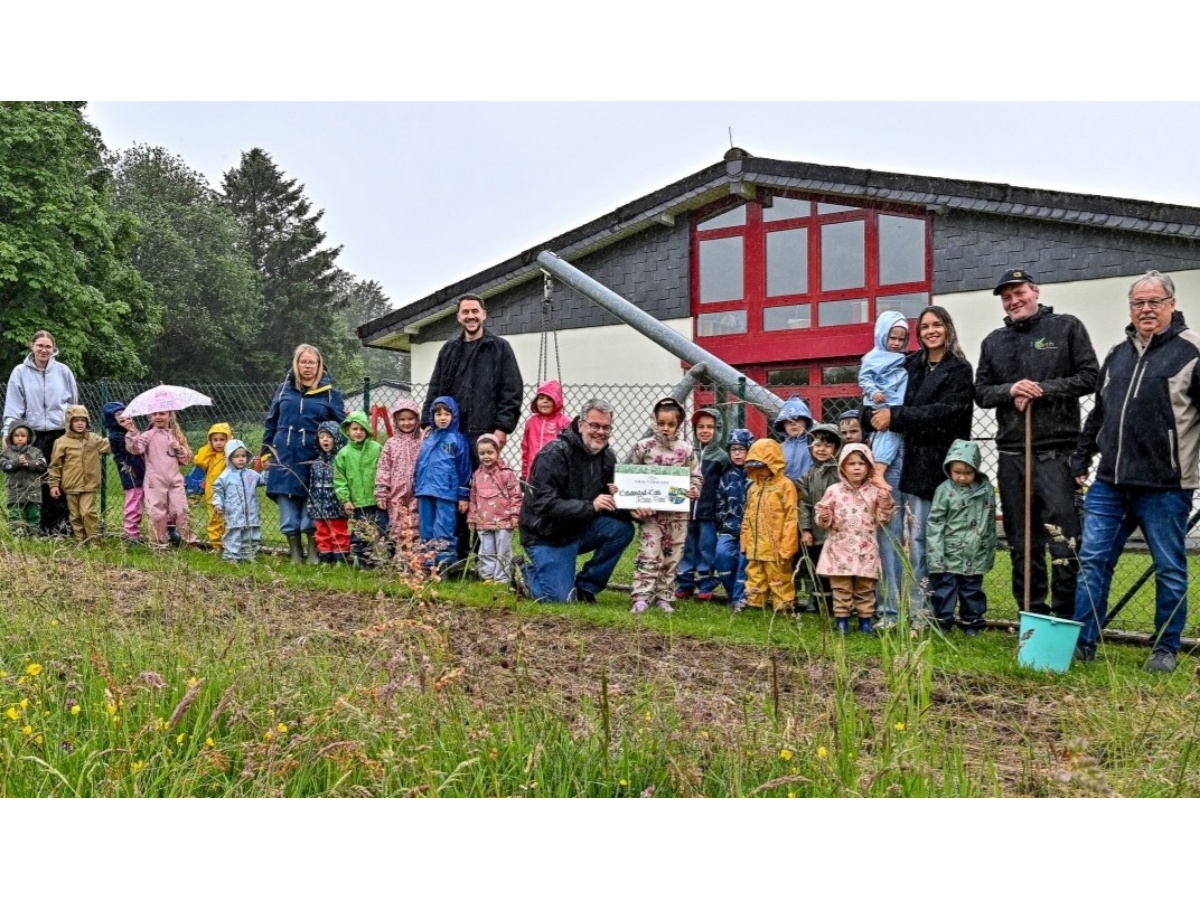 Bl�hende Vielfalt: Bellingens Kindergarten "Ratz-Fatz" wird erste Kr�uterwind-Kita im Westerwald