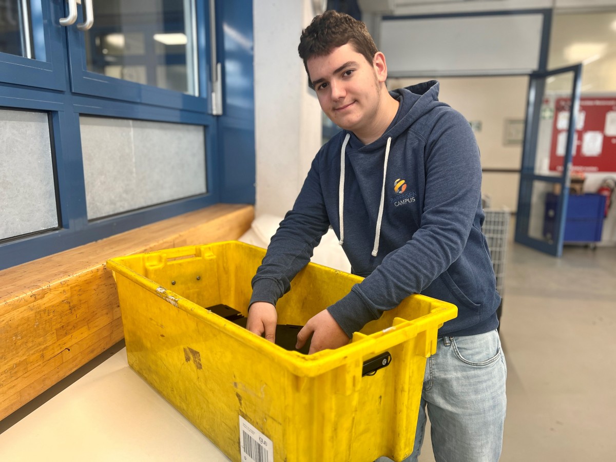 Der 14-jhrige Bulcs Bna absolvierte seinen BoysDay in den Caritas-Werksttten in Montabaur. (Fotos: Caritasverband Westerwald-Rhein-Lahn/Holger Pritzsch)