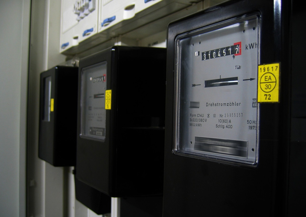 Energietipp der Verbraucherzentrale: Strom- und Heizkosten monatlich checken!