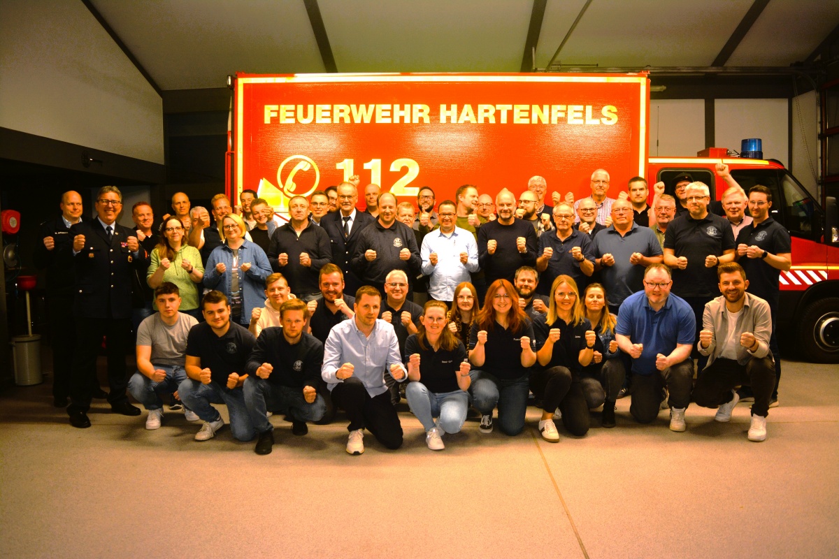 Egon Dickopf wurde zum Ehrenvorsitzenden der Feuerwehr in Hartenfels ernannt