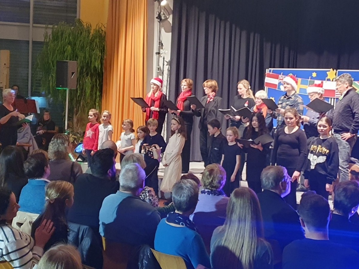 Musikalisch inszenierte Weihnachtsbruche stimmten auf die festliche Zeit ein. (Fotos: Kreismusikschule/Christian Gansemer)