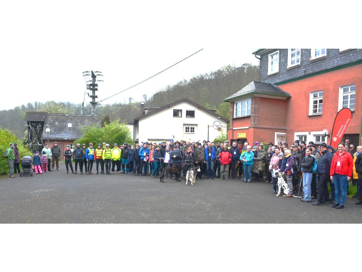 Gemeinsam Wandern fr gute Zwecke (Fotos: Wofgang Rabsch)