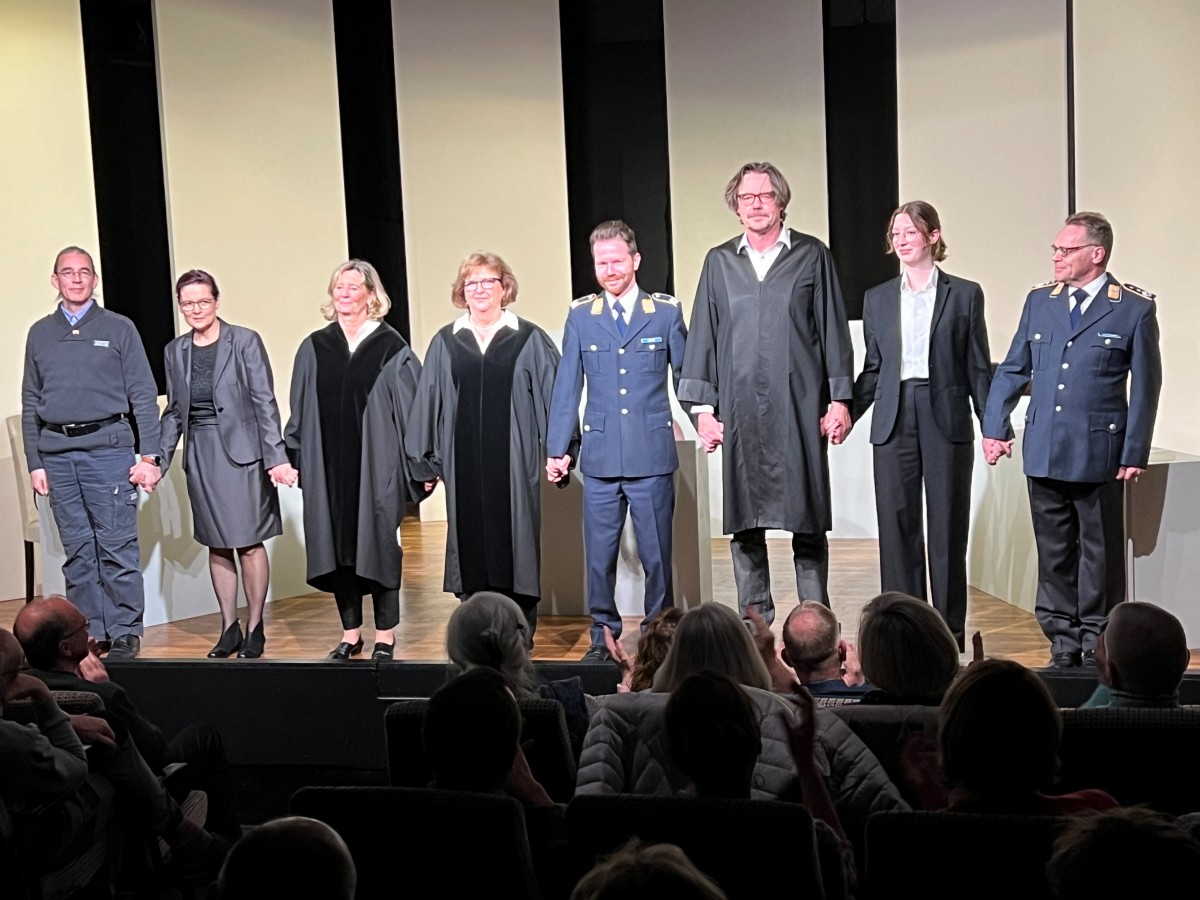 Held oder Tter? Ferdinand von Schirachs "Terror" auf der Bhne der Oase in Montabaur