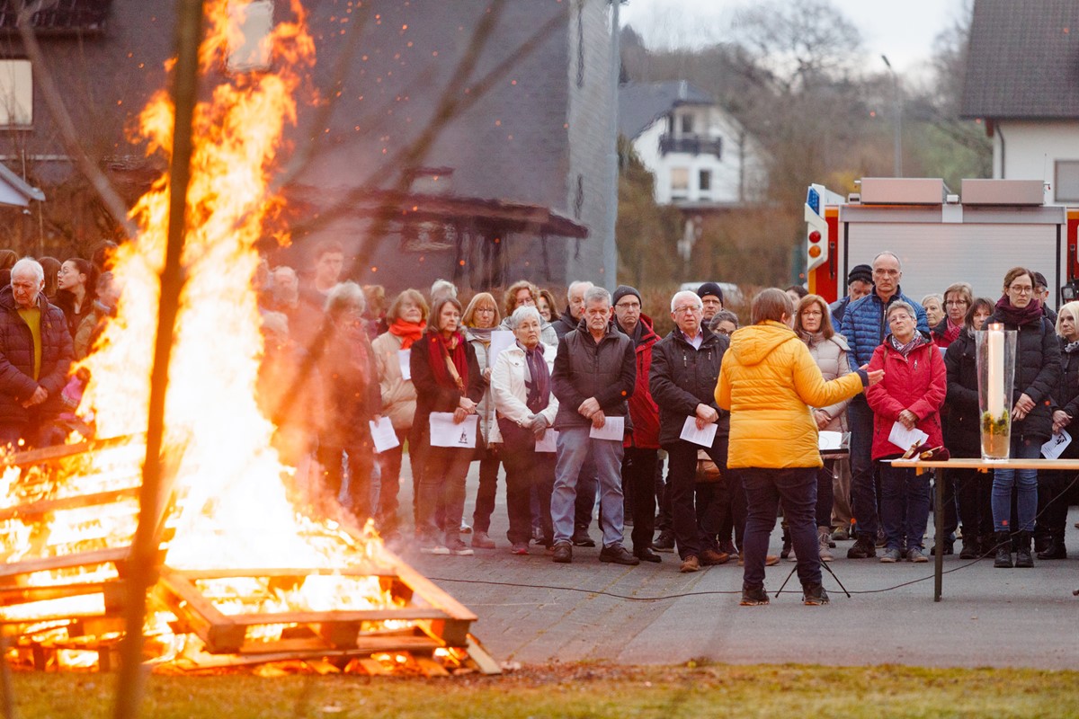 Zahlreiche Osterfeuer wurden wie hier in Dreifelden gezndet. (Fotos: Privat)