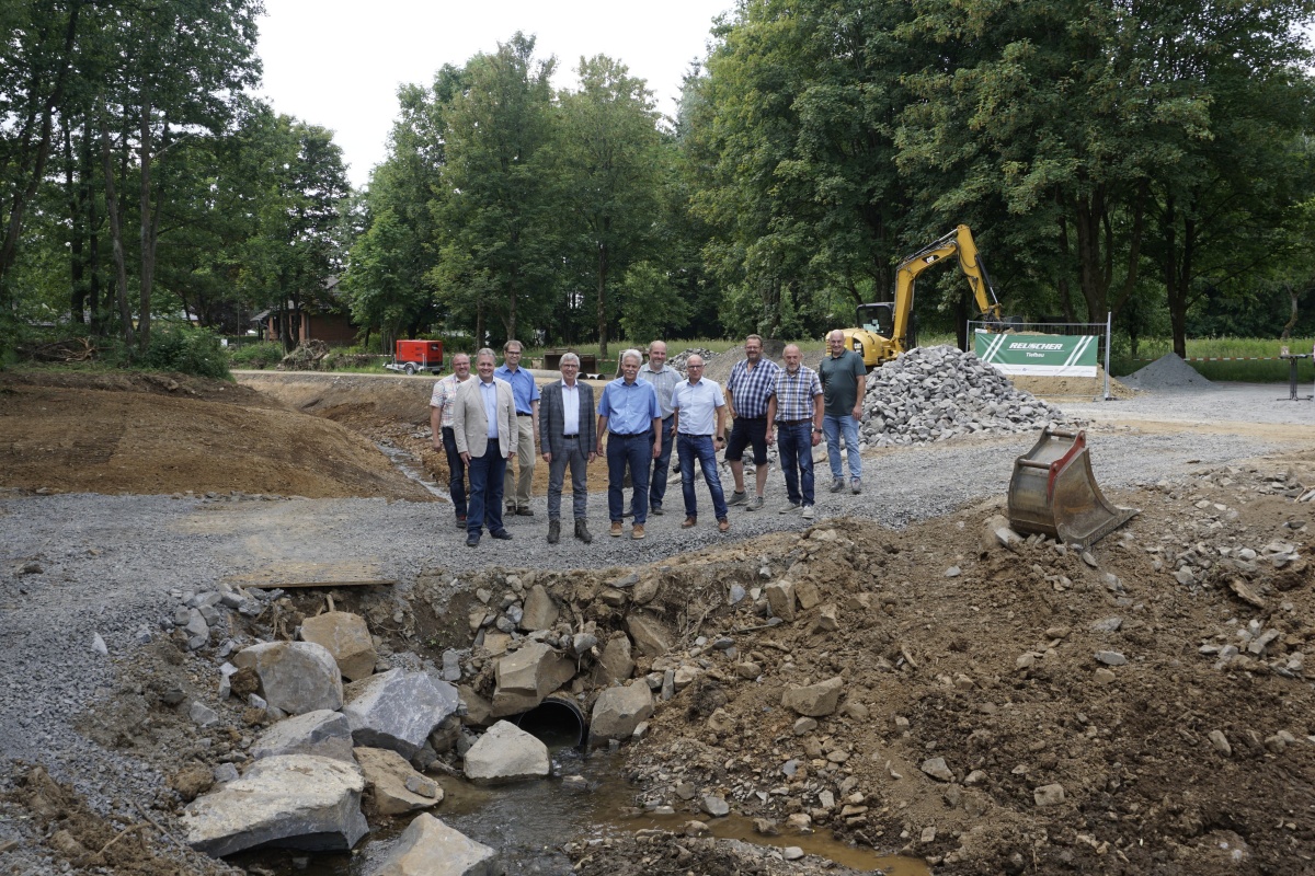 Emmerichenhain nimmt Abschied von knstlichem Flussverlauf: Renaturierung der Groen Nister