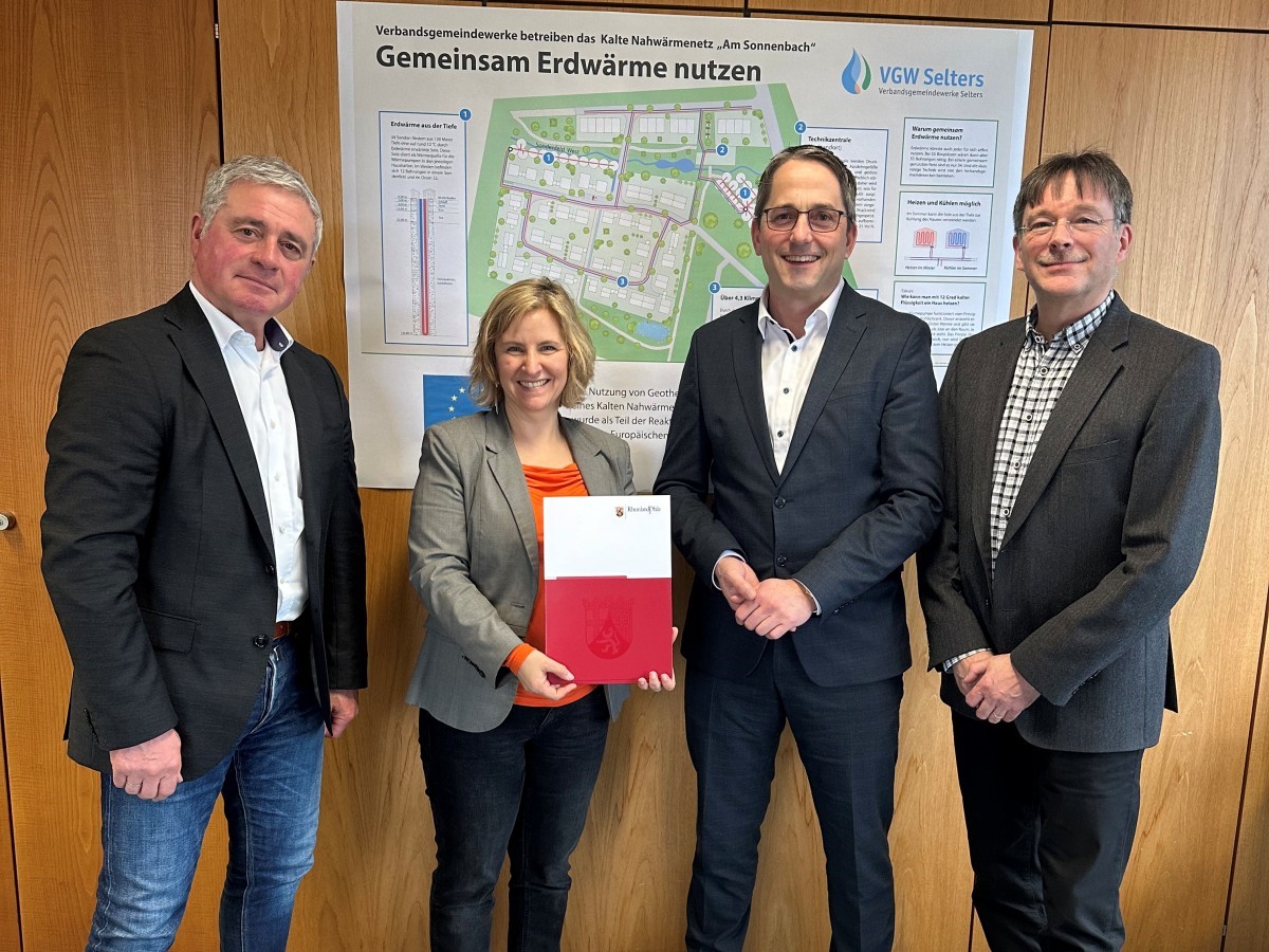 Rolf Jung, Stadtbrgermeister Stadt Selters, Klimaschutzministerin Katrin Eder, Oliver Gtsch Brgermeister der VG Selters, Achim Linder Werkleiter VG-Werke Selters (Foto: Ren Weiand) 