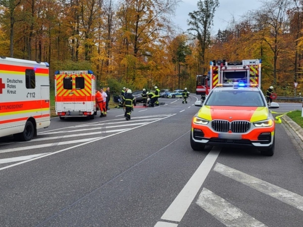 Erstmeldung: Verkehrsunfall auf der B 8 zwischen Hundsangen und Wallmerod