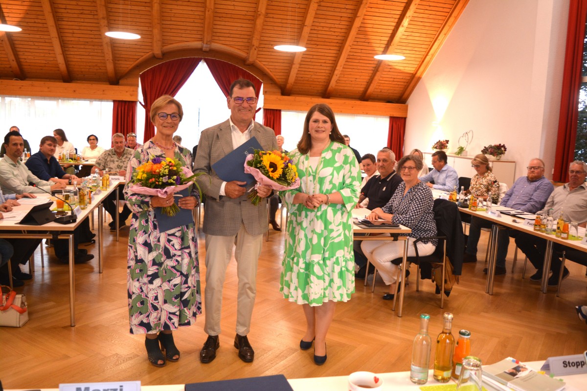 v.l.: Beigeordnete Waltraud Klein, Beigeordneter Martin Klein, VG-Brgermeisterin Alexandra Marzi. (Fotos: Wolfgang Rabsch)