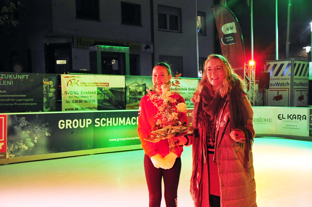 Winterzauber in Altenkirchen begann mit Eiskunstlauf und Après Ski Party