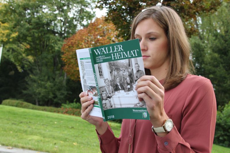 Die Wller Heimat mit dem Schwerpunktthema Essen und Trinken im Westerwald ist nun endlich im Buchhandel erhltlich. Foto: Pressestelle der Kreisverwaltung