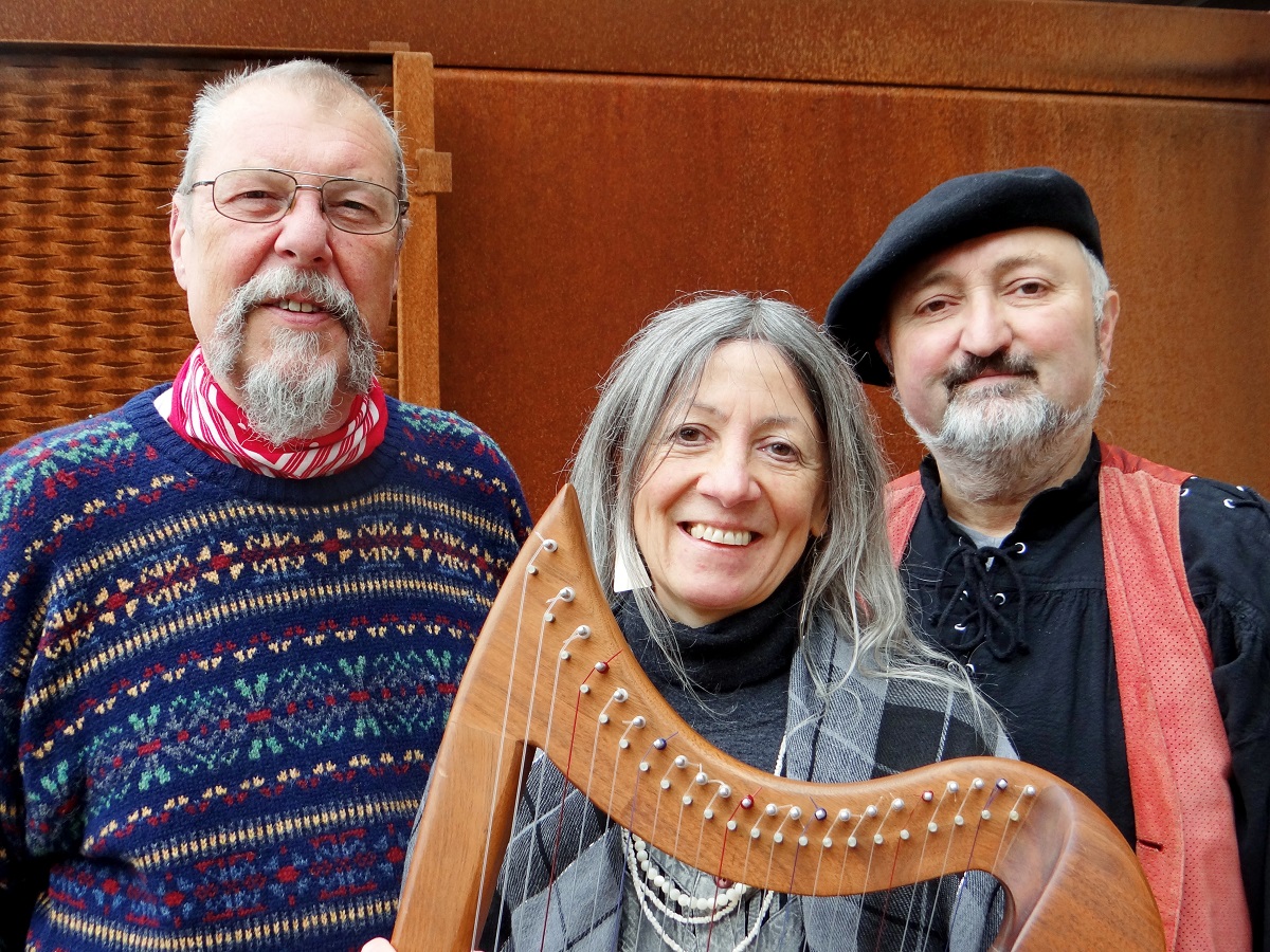 Das Team der Wäller Vollmondnächte freut sich, zahlreiche Gäste begrüßen zu können. (Foto: Shamrock Duo und Rolf Henrici)