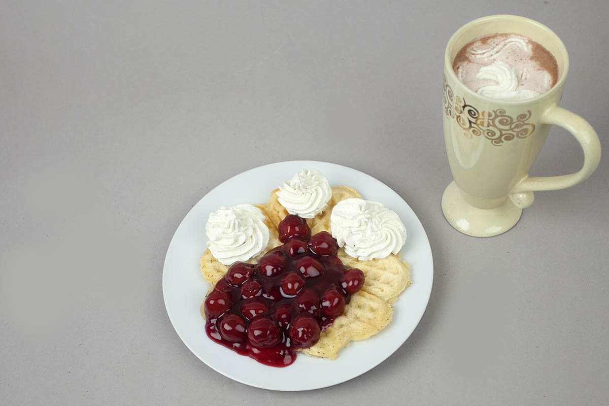 Westerwlder Rezepte: Waffeln mit heien Kirschen